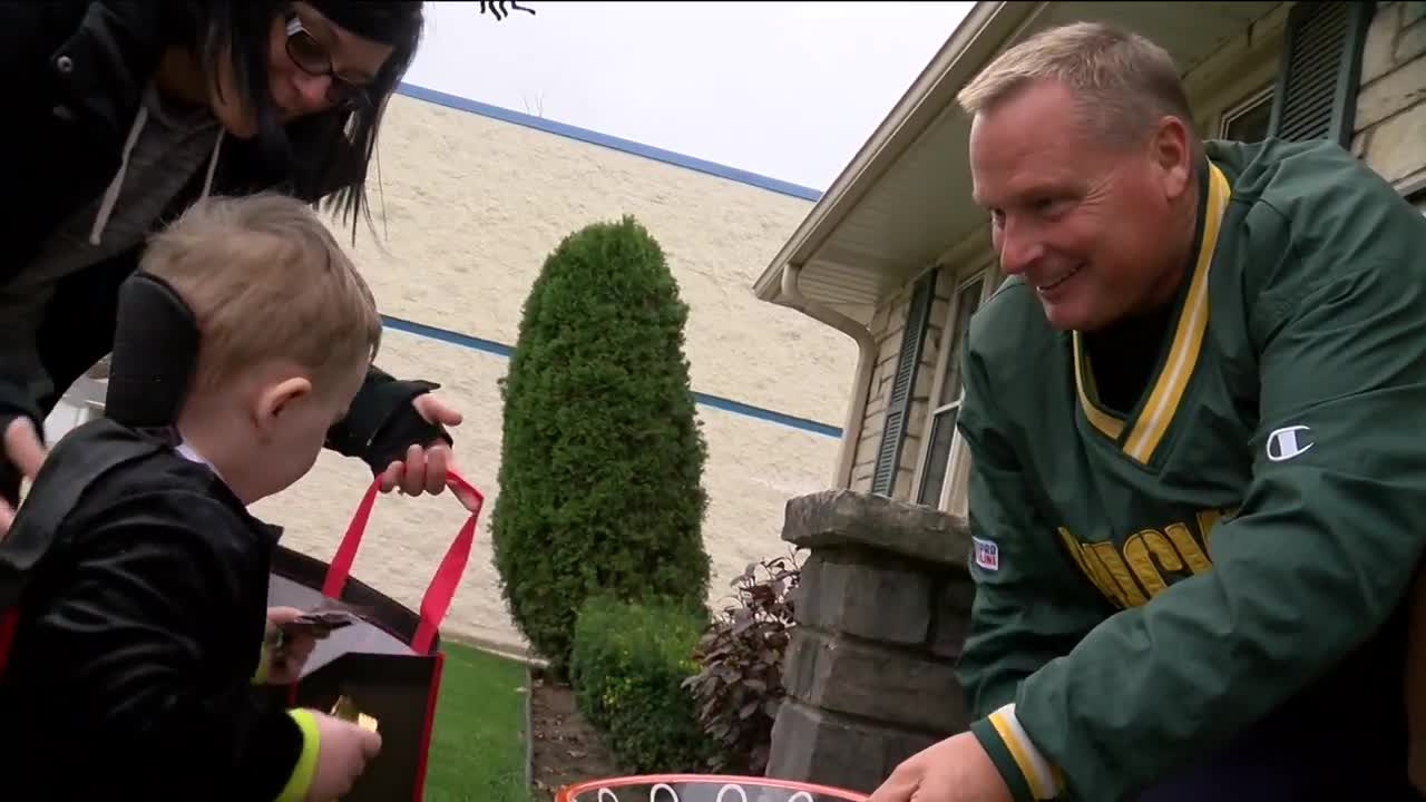 Tough choice: Wisconsinites choose between Packers game, trick-or-treating