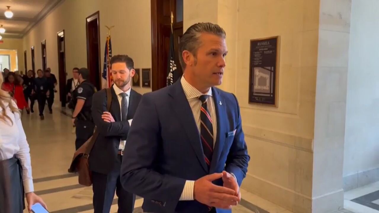 WSJ Reports: Trump Considering Dropping Hegseth As Secretary Of Defense For FL Gov. Ron DeSantis