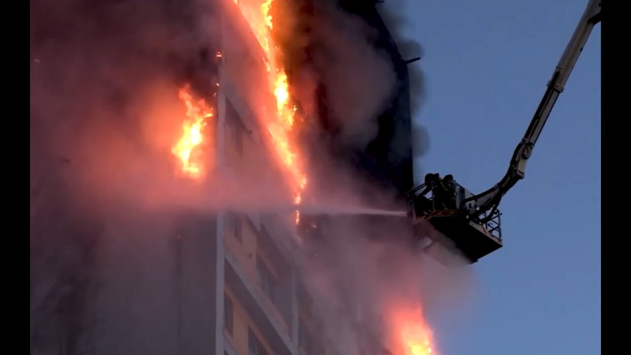INCREDIBLE FIRE IN A TOWER IN MADRID