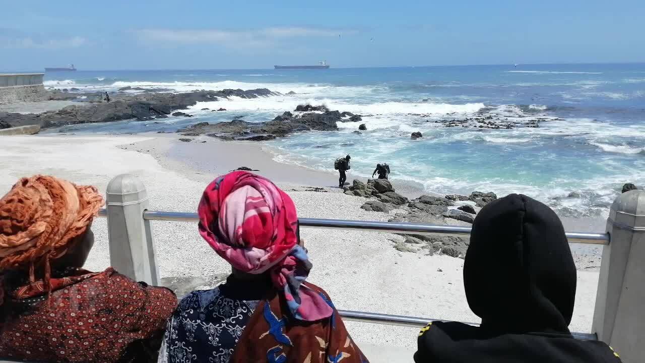 SOUTH AFRICA - Cape Town - Sea Point Drowning (Video) (vTz)