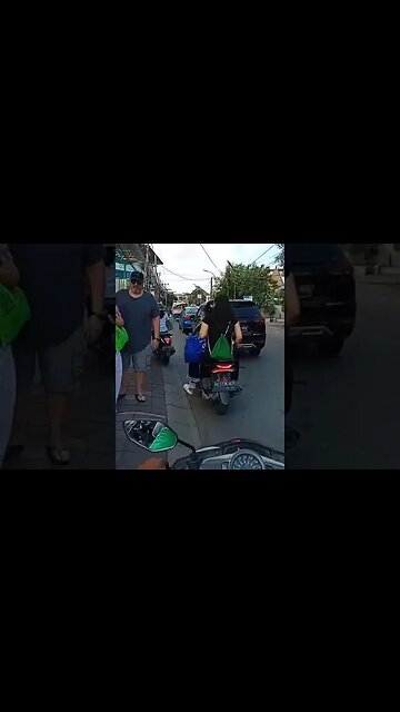 On the motorbike in Thailand- awesome, exciting and a tiny bit scary