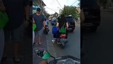 On the motorbike in Thailand- awesome, exciting and a tiny bit scary