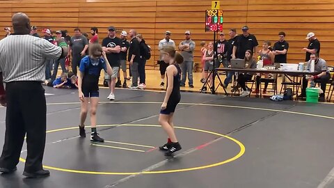 Sisters battle it out: Neusa district 5 #sister #sisters #wrestlelikeagirl #champion #siblings