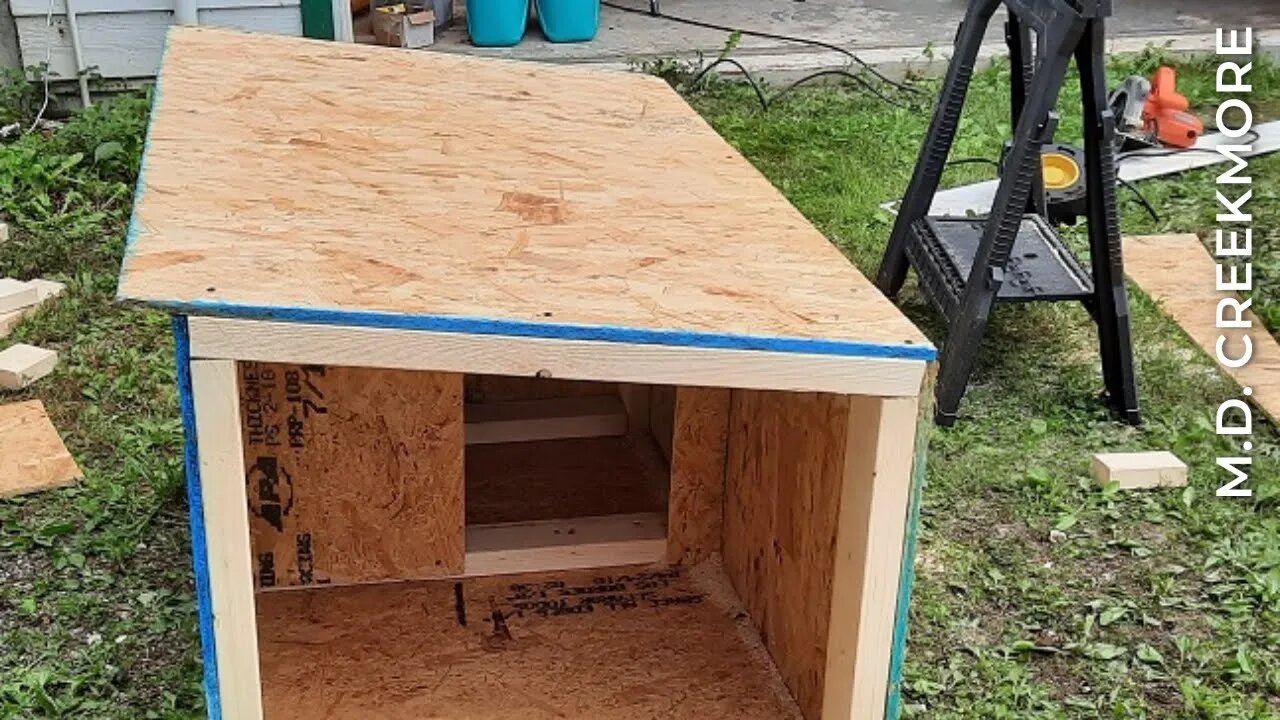 Building a Cold Weather Dog House / Easy and Cheap!