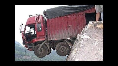 Top 10 Extreme Dangerous Idiots Truck Fails Compilation 2021 ! Crazy Heavy Equipment Driving skills