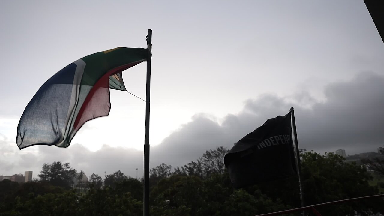 SOUTH AFRICA - Durban - Clouds gathering over the Durban CBD (Videos) (LCE)