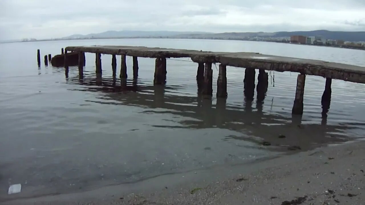 Πρωινό στην ακτή Ντοβίλ (Deauville) μετά από την καταρρακτώδη βροχή (24.01.2023)