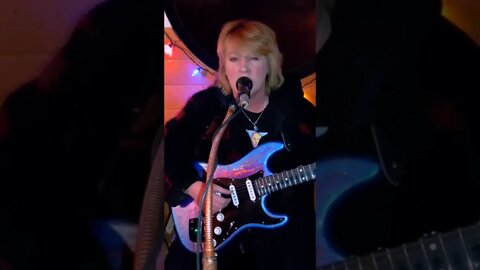Wake Me Up-Cari Dell cover of Avicii