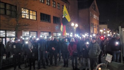 Handylichter zu "Wir sind das Volk" | Demo Wolmirstedt 04.01.2022