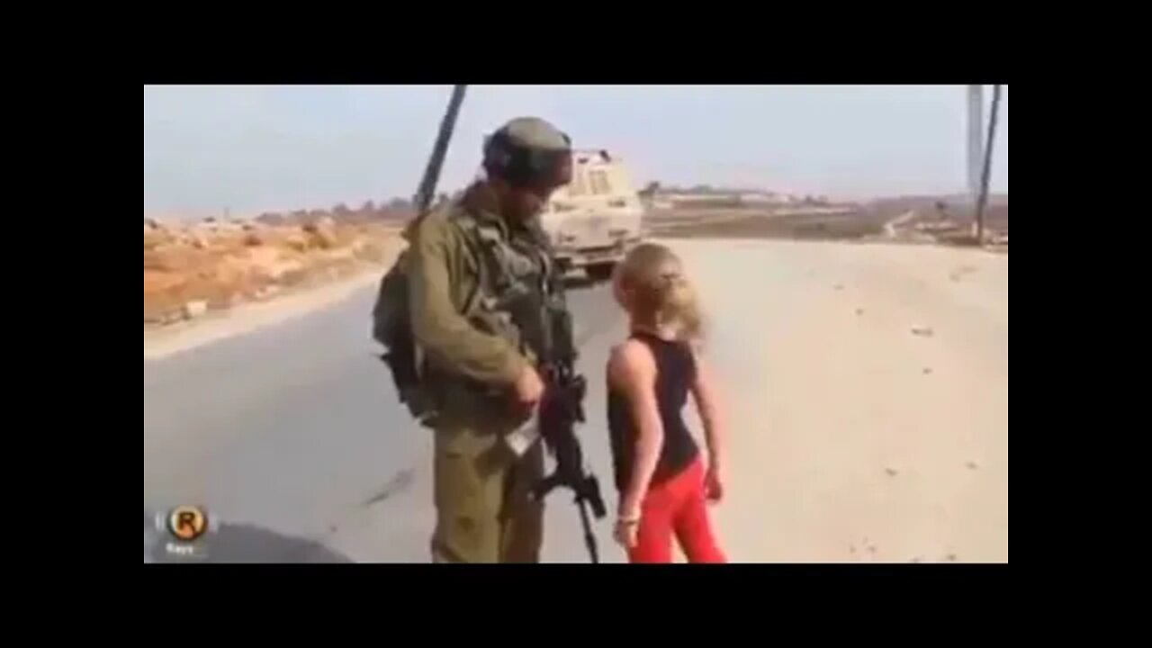9 years old Ukrainian girl confronting a Russian soldier #soldier #army #military #trending #shorts