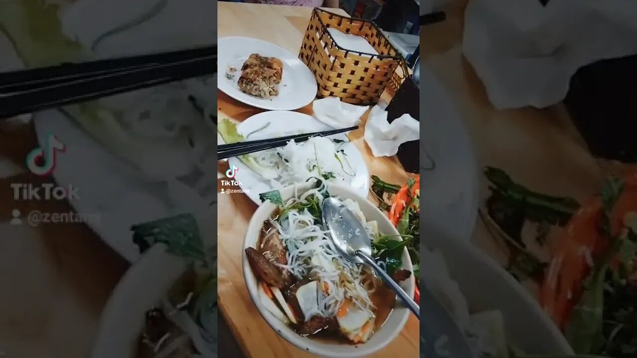 New Eatery - Grilled Pork In Soup Salad