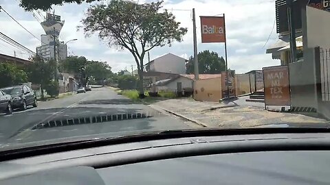 Valinhos SP totalmente abandonada ... que nojo ... não tem nome na rua, matal sem fim ... pqp ...