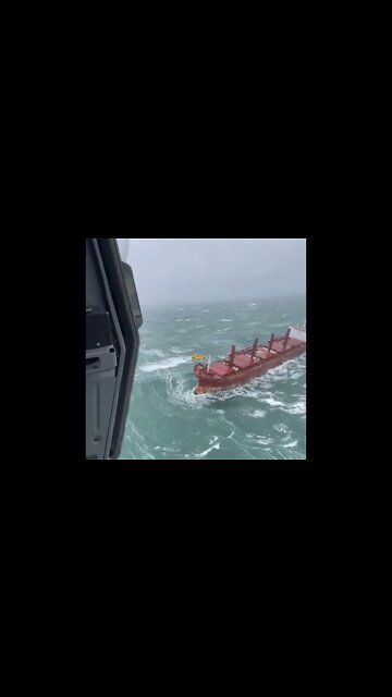 Storm In Sea ⛵#dailyhackness #Shorts #ytshorts #challenges #doityourself #useful