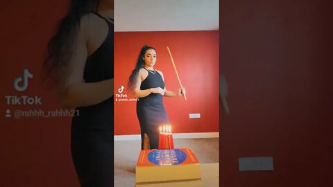 HOW TO BLOW OUT CANDLES #SHORTS