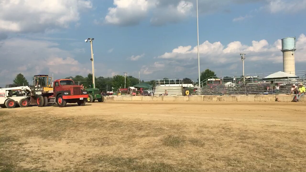 JD 80 Tractor Pulling 14,000#