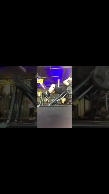 Qual é a diferença entre o agachamento Hack e o agachamento livre #shorts