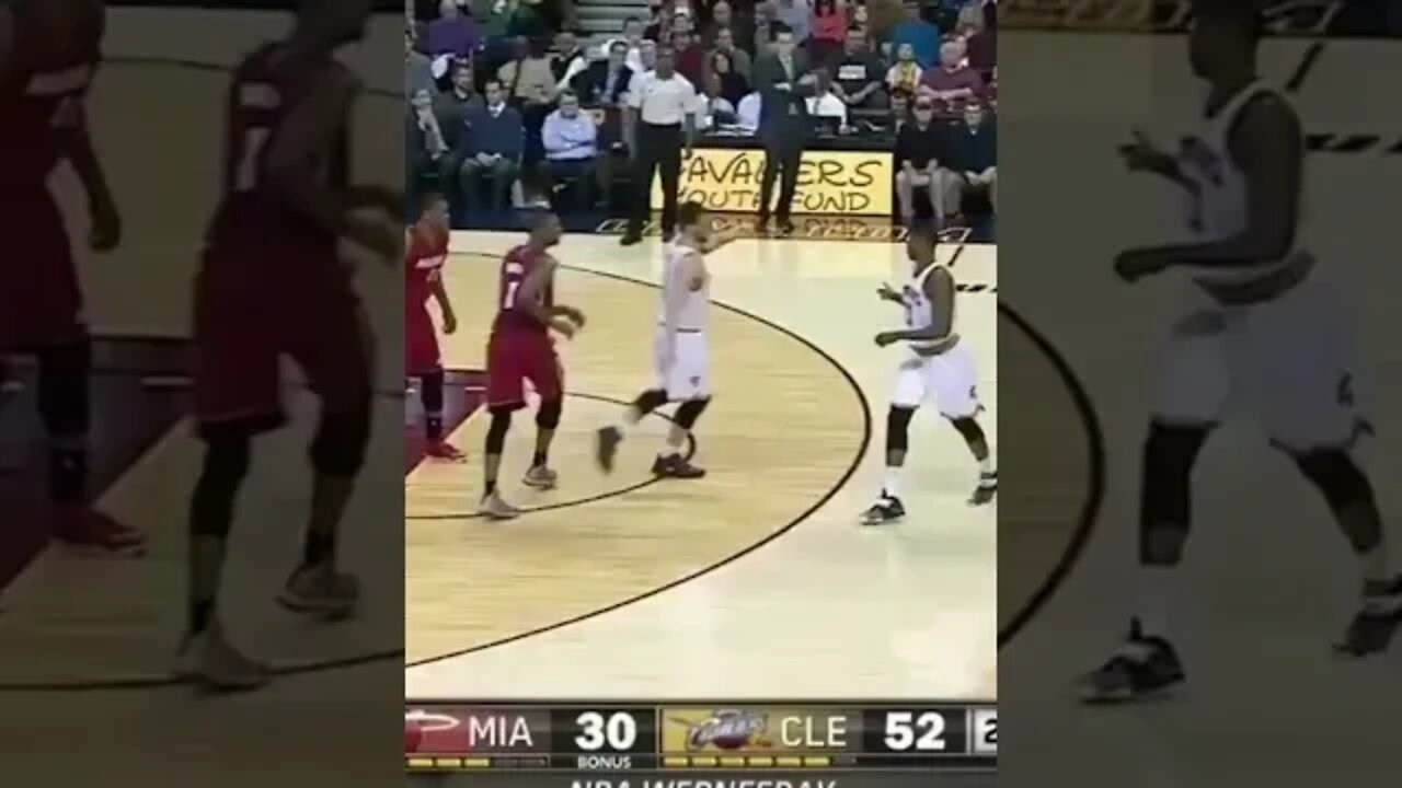 Kyrie to Thompson (Lob City)#shorts