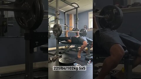 225lbs/102kg bench press 5x5