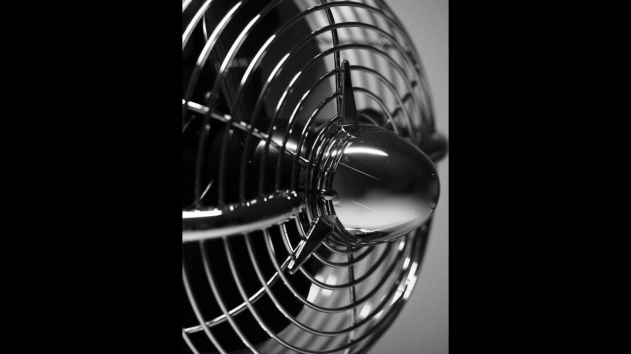 Oscillating fan/ white noise