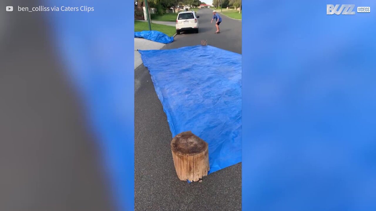 Ces surfeurs confinés se rabattent sur la rue !