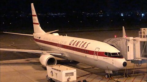 DUSTY & DIRTY | QANTAS Adelaide to Melbourne (B737 Economy Class)