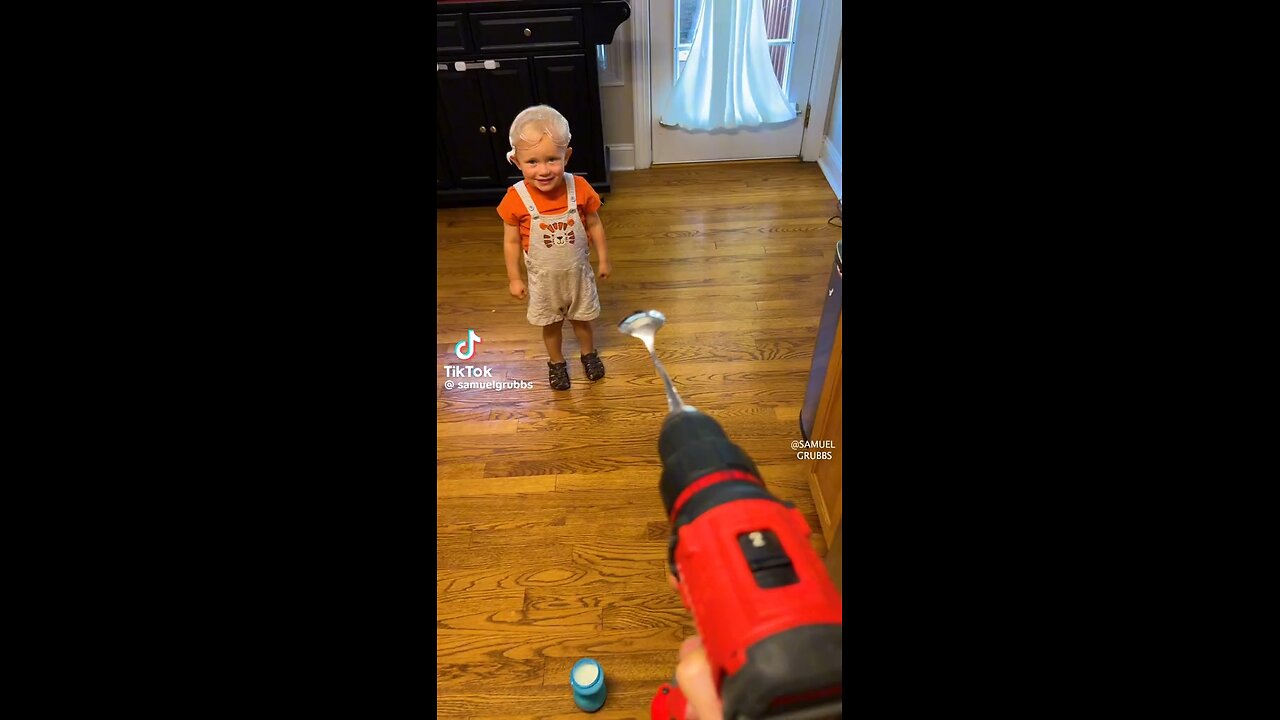 funny child reaction