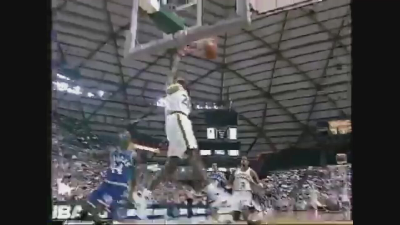 Gary Payton 28 Points 8 Ast Vs. Mavericks, 1994-95. Two Dunks & Game-Winner!