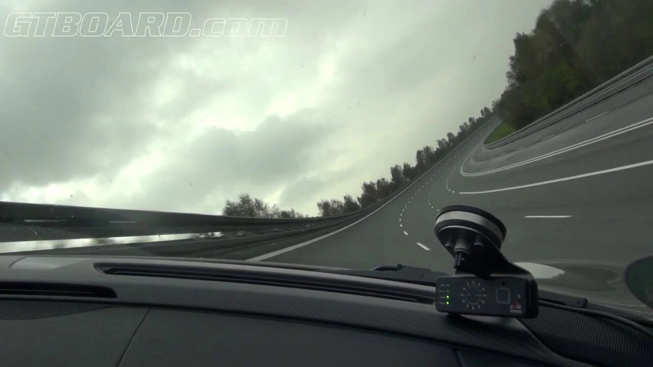 887 HP Porsche 918 Spyder top speed on highspeed oval [50 fps]