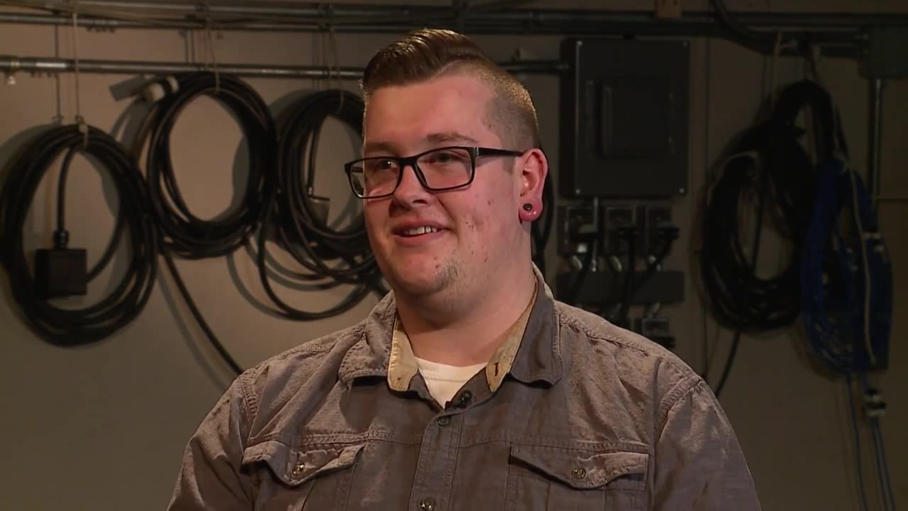 Michigan man vying for American Idol title