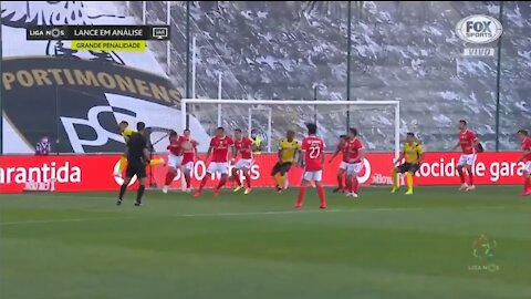 Brasileiros da FOX Sports ESCANDALIZADOS com penalty perdoado ao Benfica