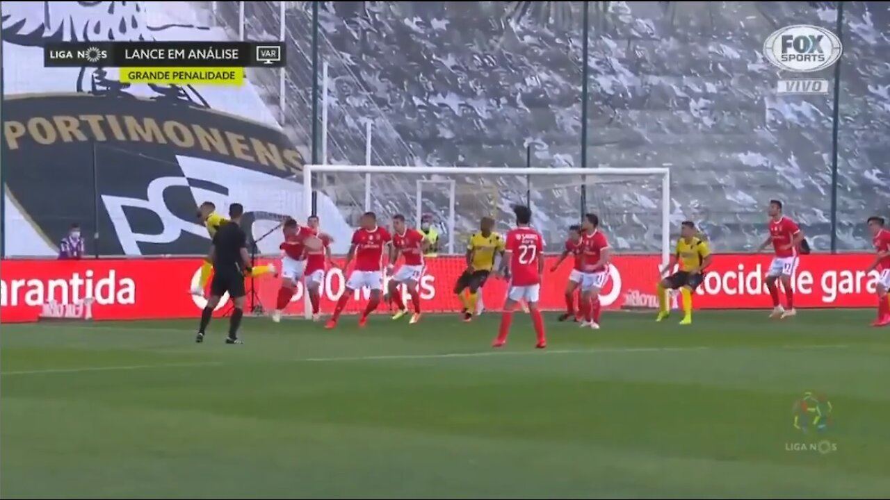 Brasileiros da FOX Sports ESCANDALIZADOS com penalty perdoado ao Benfica