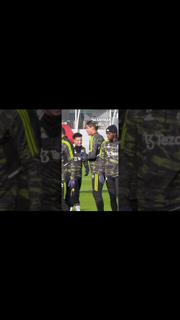 Champions League Varane gets a little hug from Casemiro ahead of Barcelona 🤗