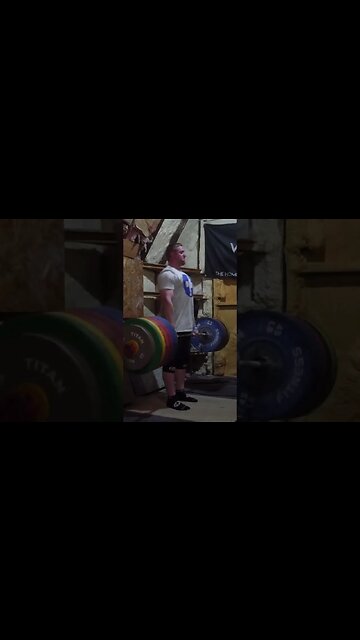 275 kg / 606 lb - Deadlift