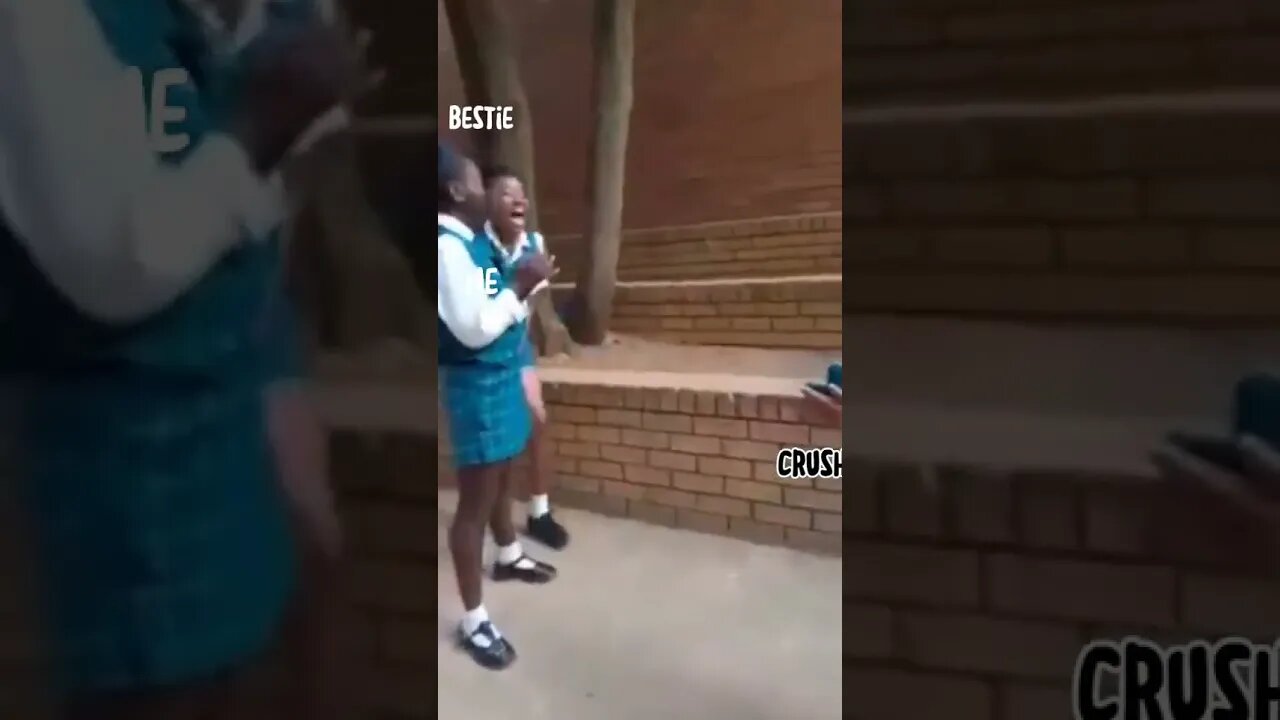 Amiga ficou mais contente do que a namorada