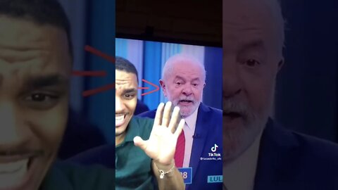 INACREDITÁVEL! Então parece que o Lula estava com ponto eletrônico no debate? Isso estava permitido?