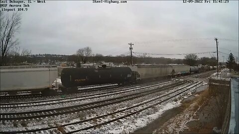 IC 1032 "Deathstar" Leading EB M338 Manifest at Dubuque Junction, IA and East Dubuque, IL on 12-9-22