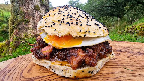 The best burger with ribs and thin scrambled eggs! You won't find such a burger anywhere