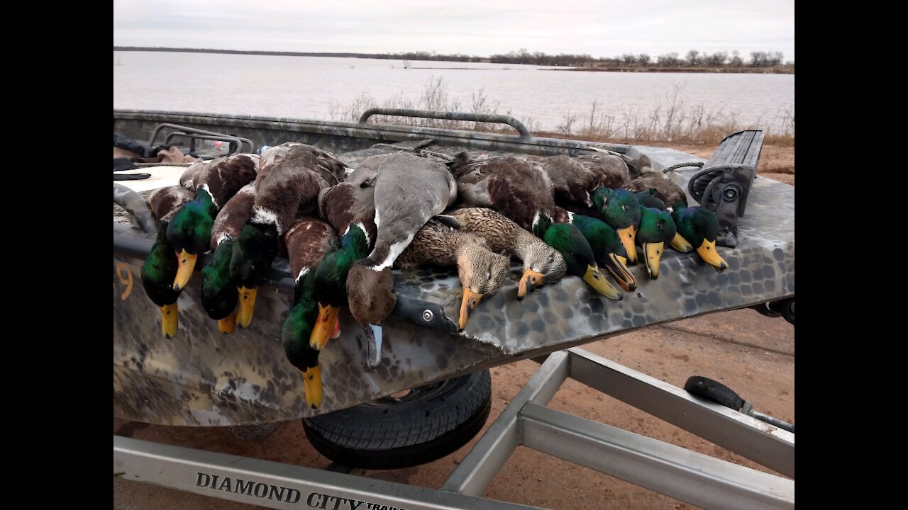 Installation Of A Drake Ghillie Boat Blind