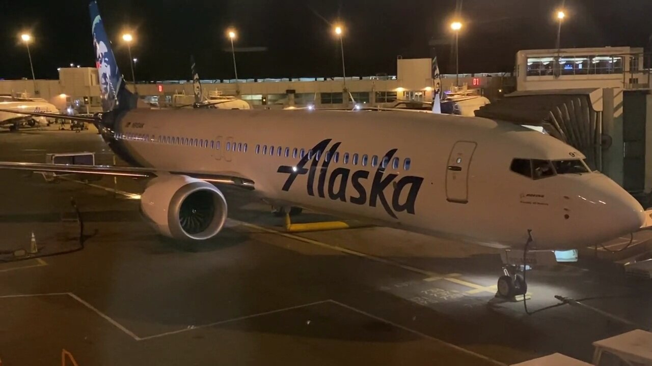 Alaska Airlines 737 MAX 9 Inaugural Flight |SEA-SAN|Economy