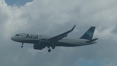 Airbus A320NEO PR-YRR coming from Campinas to Manaus