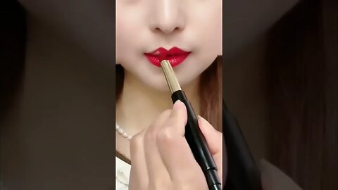 Chinese Girl Has Red Red Kissing Lips