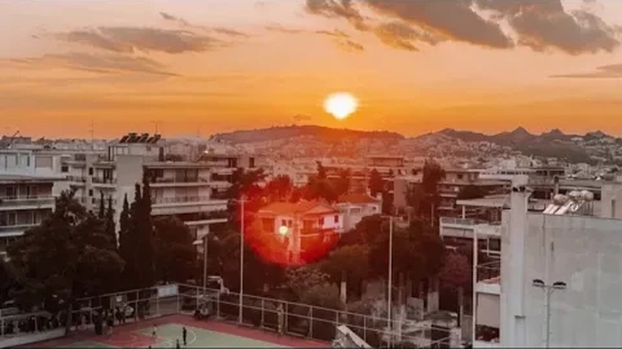 Στο Κόκκινο 105.5 - 12/04/2023 - Μουσικές επιλογές με τη Μαρίνα Λαχανά