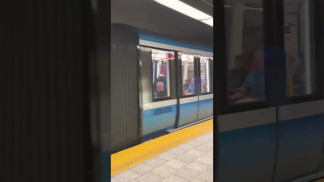 Montréal super slick metro