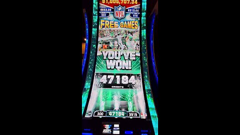 The NFL HAS A SLOT MACHINE?!🏈🏈💵CLUTCH KICK BONUS💵🏈