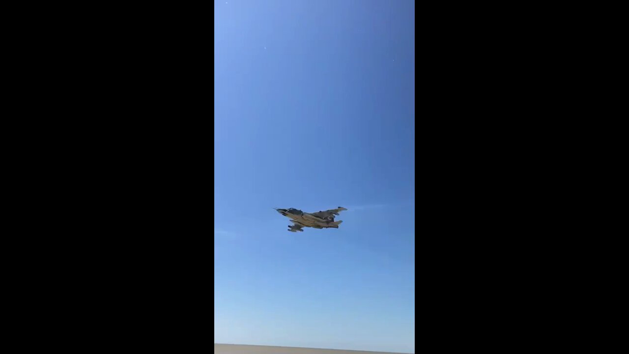 Flight of a pair of Russian Su-z5s at low altitude in the Dolzhanskaya / Krasnodar region