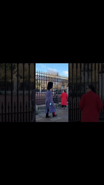 Leaving Buckingham Palace #buckinghampalace