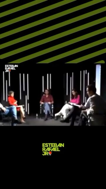 Ex-ministra Española huye de Debate