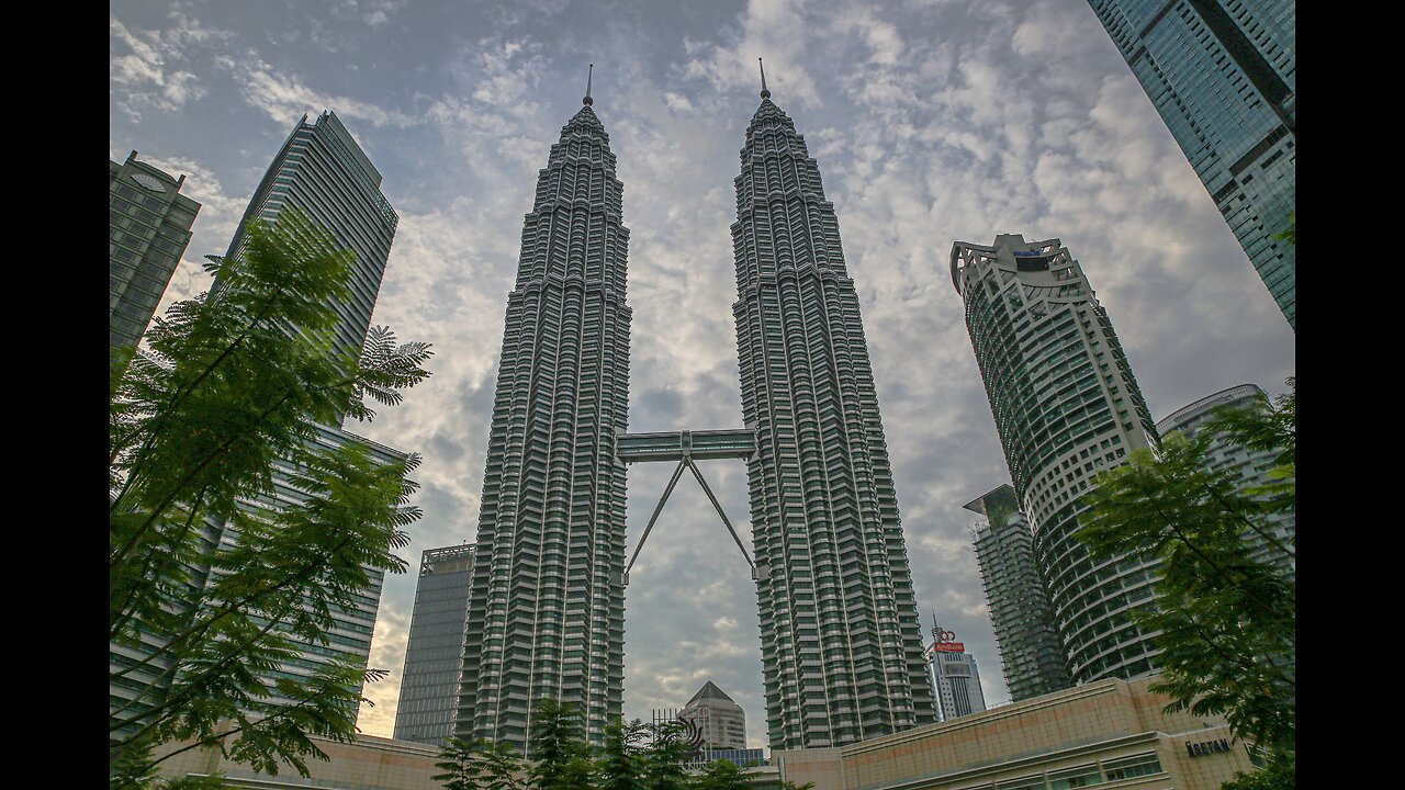 Sky High ! - The Top 10 Tallest Buildings In The World !