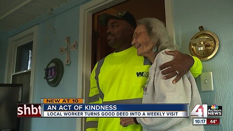 Waste Management worker's act of kindness caught on camera