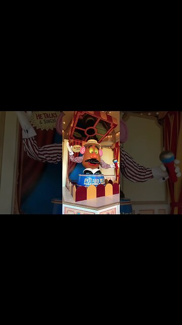 Mr. Potato Head at Midway Mania #californiaadventure #toystory #midwaymania #pixarpier #pixar